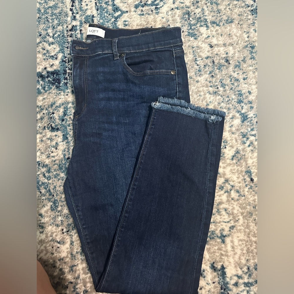 Size 14, raw edge, loft skinny jeans